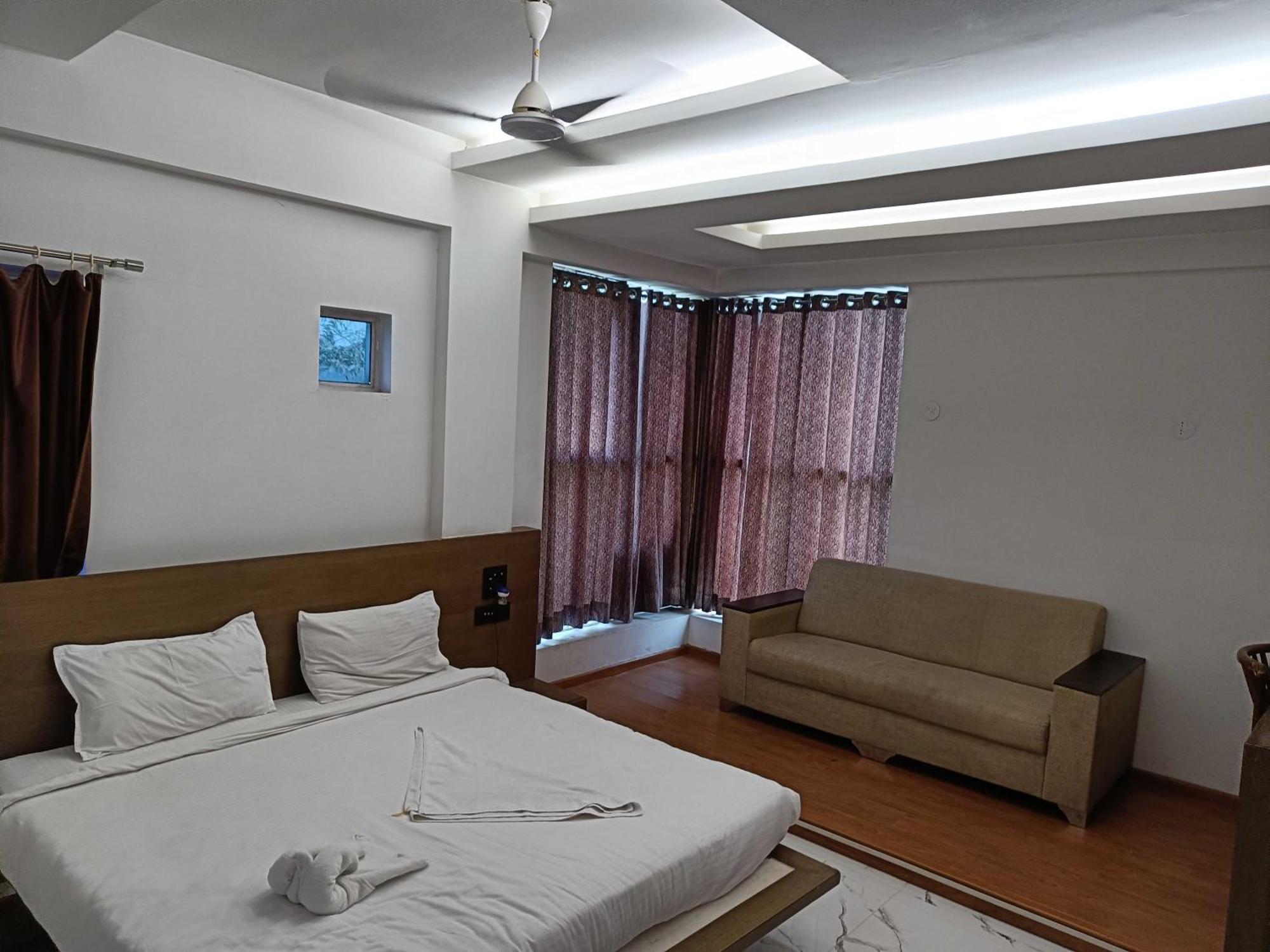 Hotel Spot On Harihar Lodging And Yatri Niwas Kolhápur Exteriér fotografie